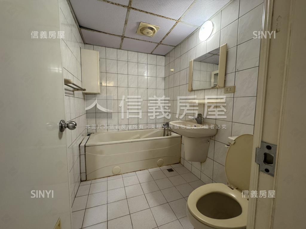 極品中華路美四房房屋室內格局與周邊環境