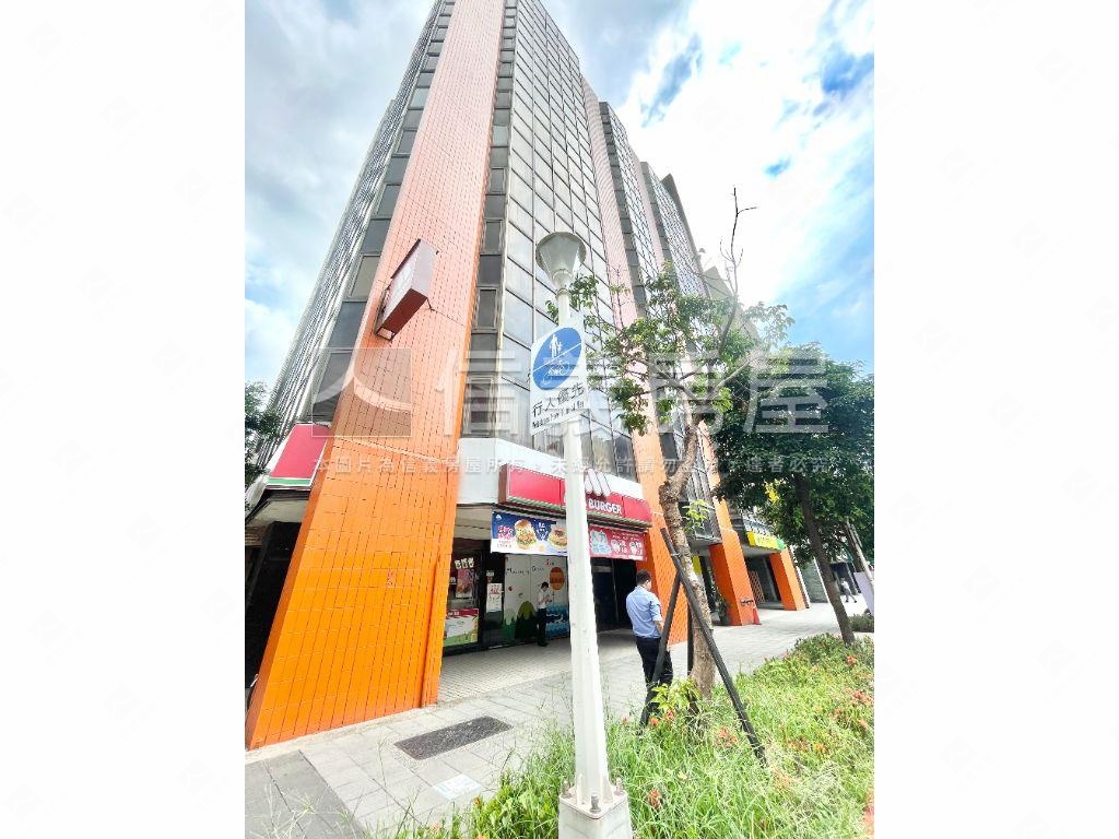 華山泛亞高樓純辦稀有釋出房屋室內格局與周邊環境