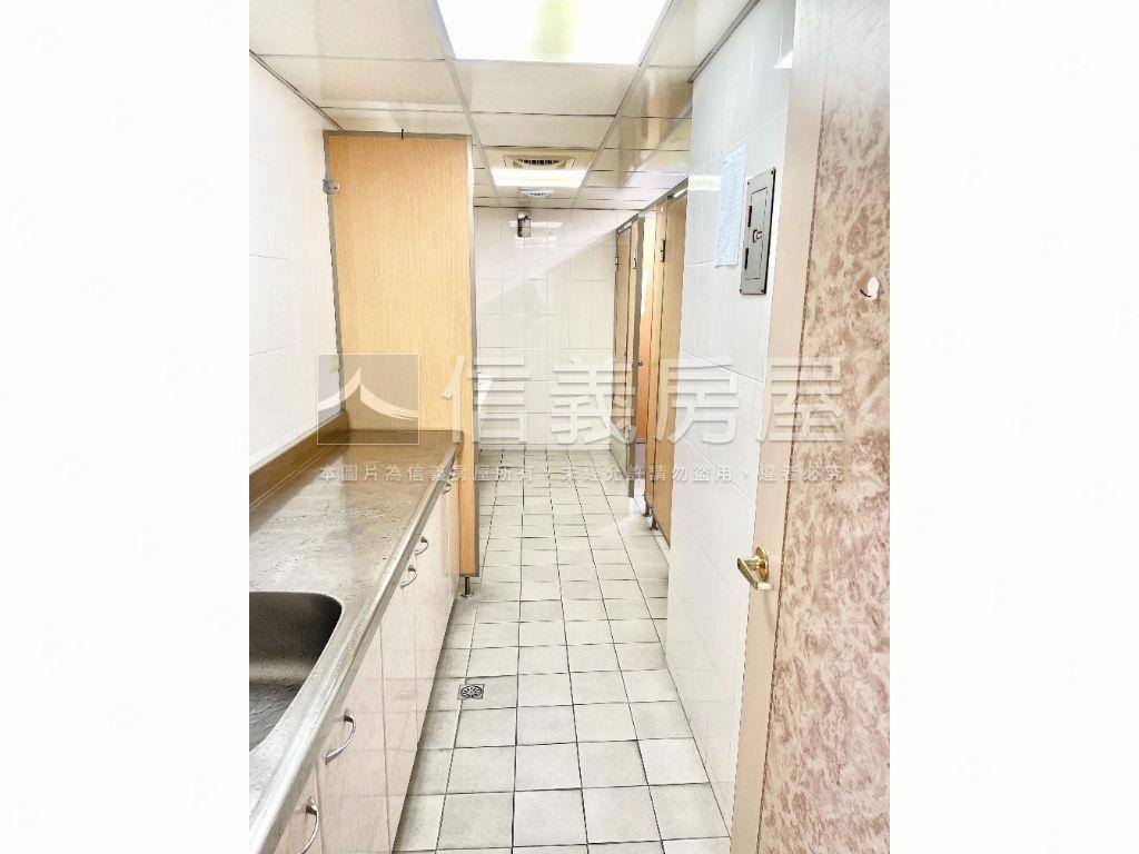 華山泛亞高樓純辦稀有釋出房屋室內格局與周邊環境