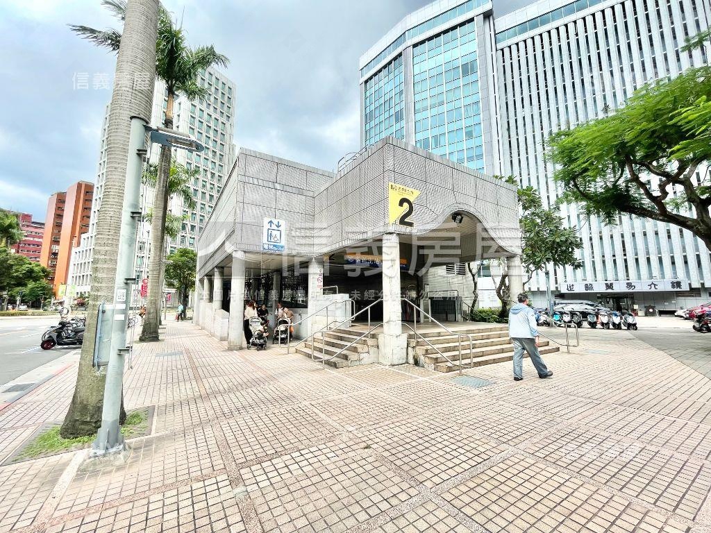華山泛亞高樓純辦稀有釋出房屋室內格局與周邊環境