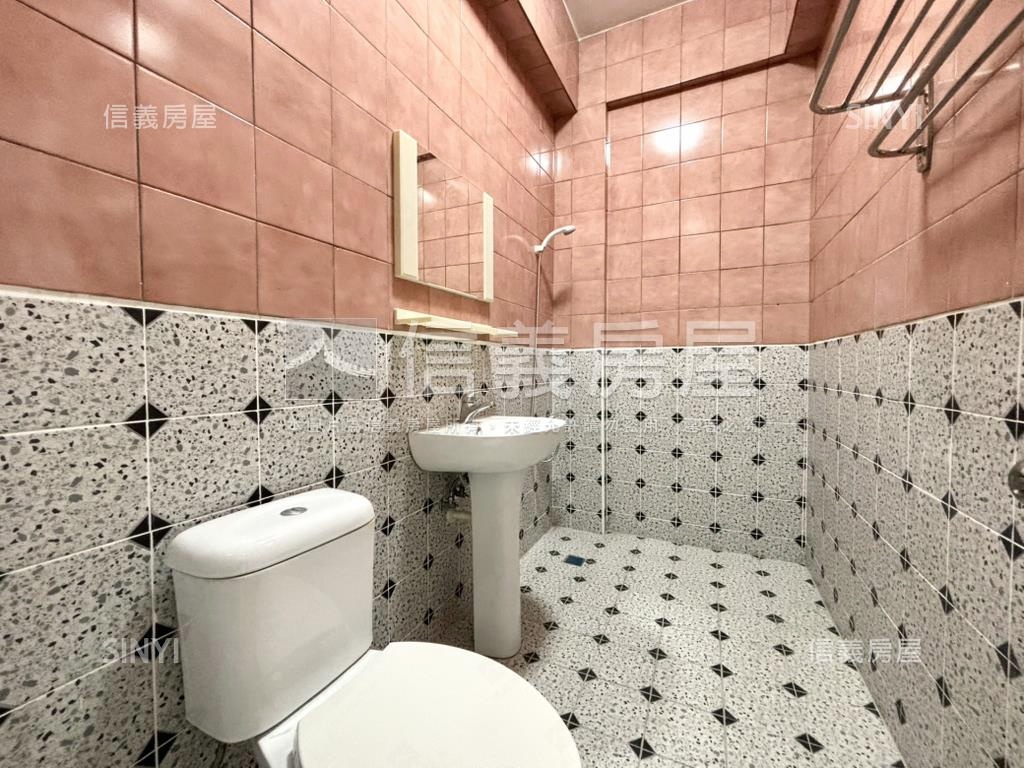 民權路｜大空間黃金店住房屋室內格局與周邊環境