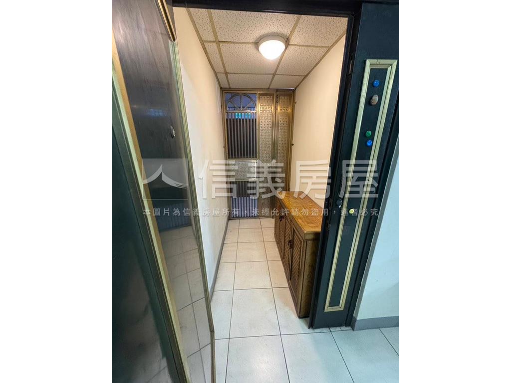 近捷運五期兩房車位房屋室內格局與周邊環境