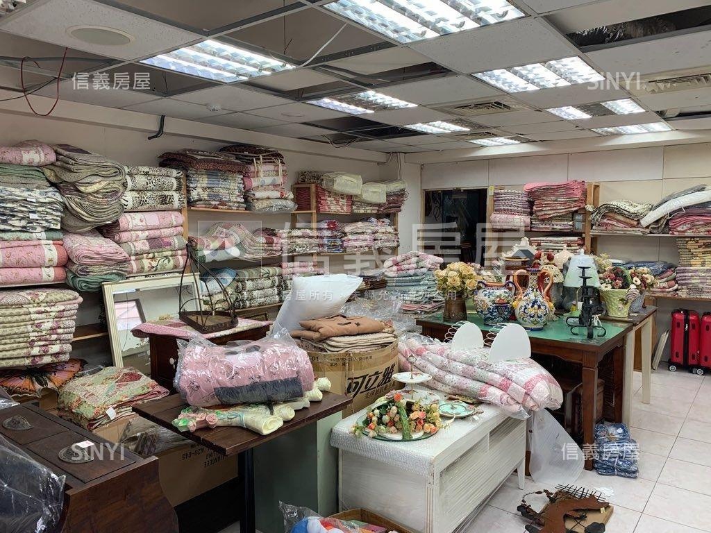 永泰金城☀邊間大露臺店辦房屋室內格局與周邊環境