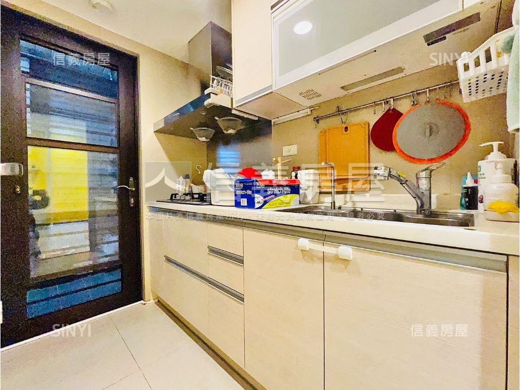 稀有世界花園方正首購兩房房屋室內格局與周邊環境