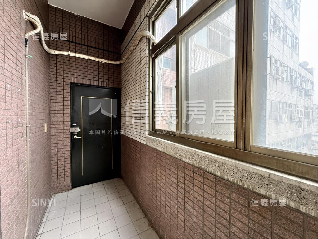 五期高樓三房附平面車位房屋室內格局與周邊環境