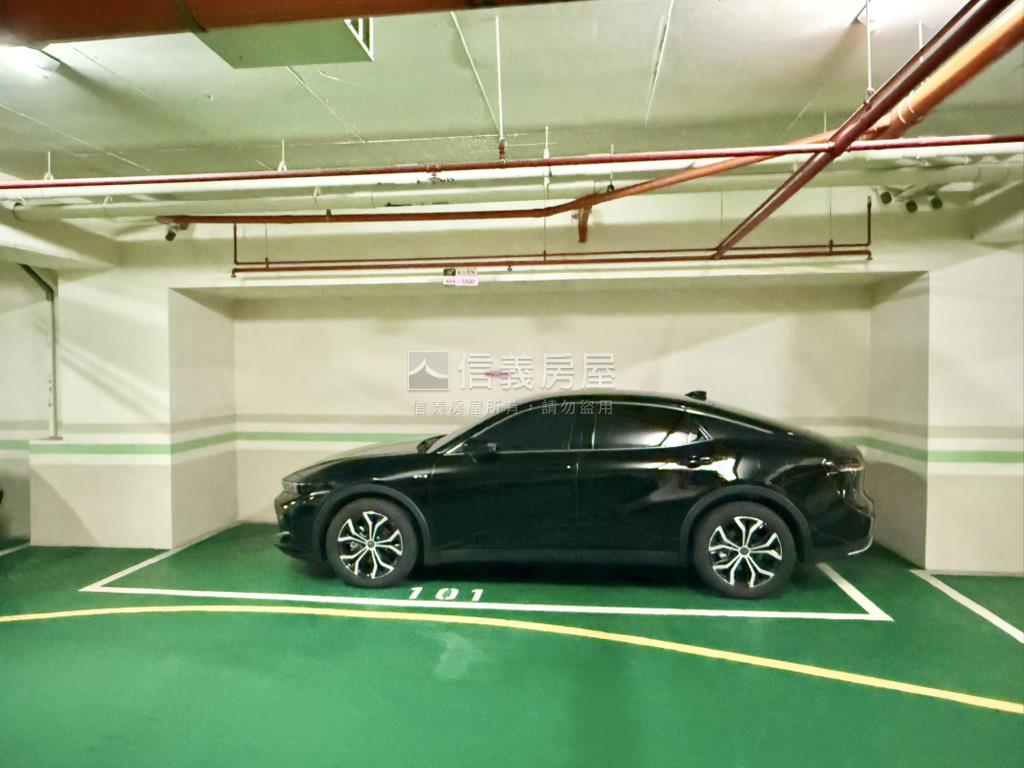 捷運新時代２房露臺有車位房屋室內格局與周邊環境
