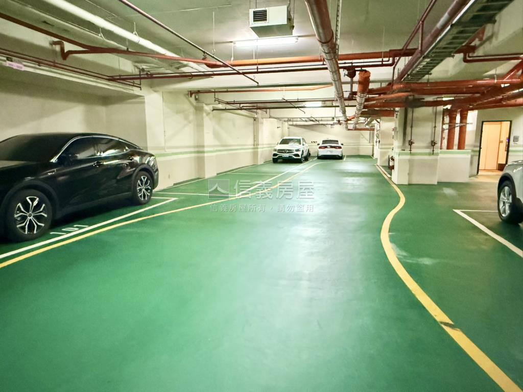 捷運新時代２房露臺有車位房屋室內格局與周邊環境