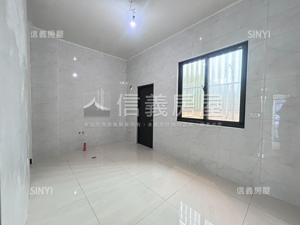 近宜欣國小臨路電梯別墅房屋室內格局與周邊環境