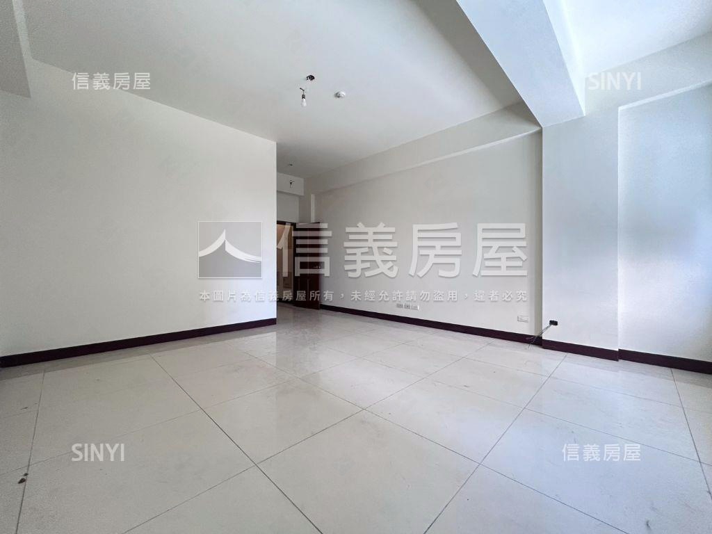 近宜欣國小臨路電梯別墅房屋室內格局與周邊環境