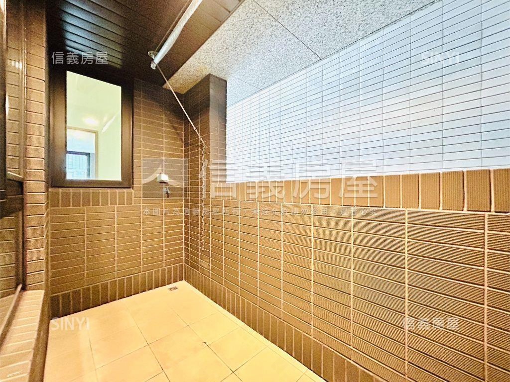 內湖捷運｜精工３房車位房屋室內格局與周邊環境