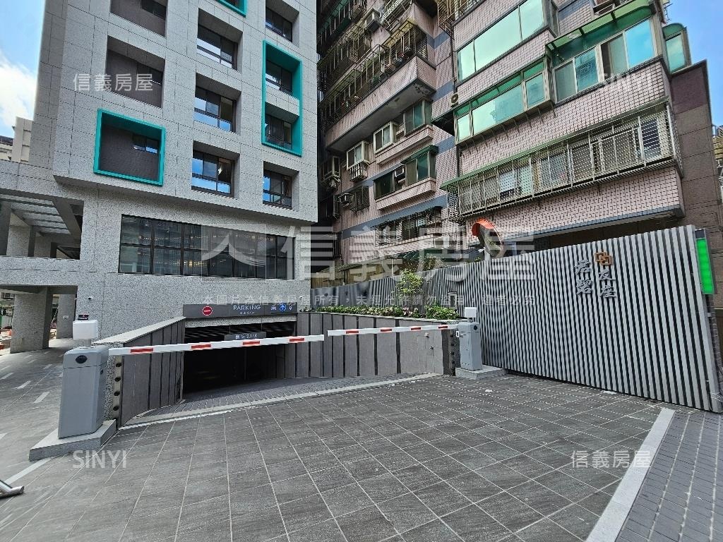 內湖捷運｜精工３房車位房屋室內格局與周邊環境