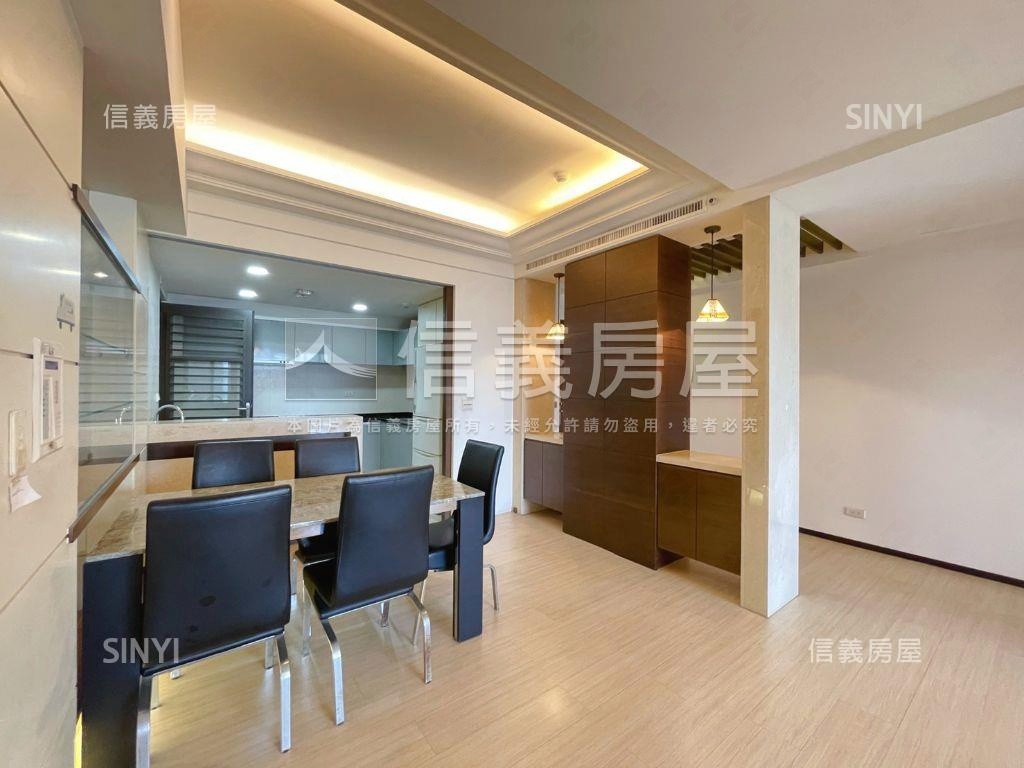 鄉林君悅後棟四房附雙平車房屋室內格局與周邊環境