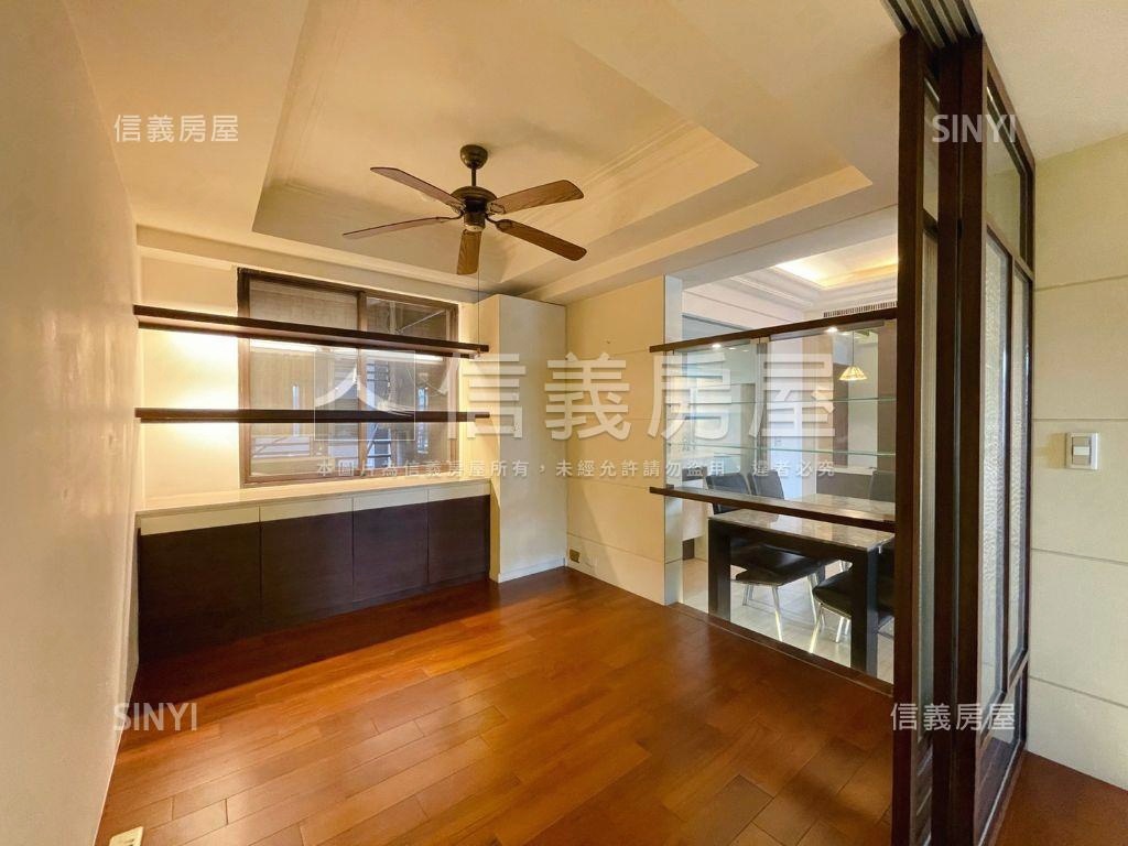 鄉林君悅後棟四房附雙平車房屋室內格局與周邊環境