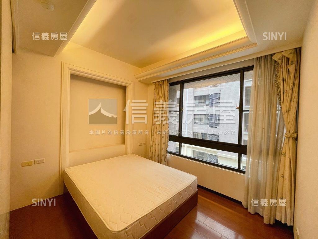 鄉林君悅後棟四房附雙平車房屋室內格局與周邊環境