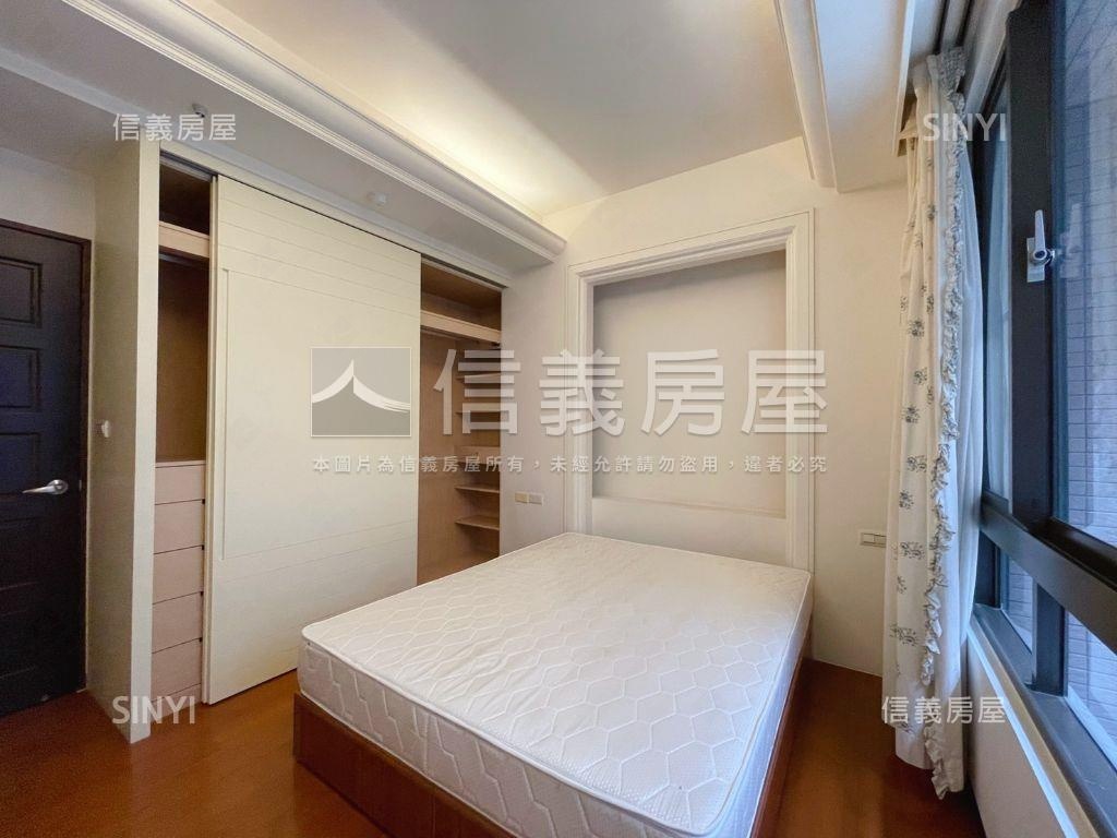 鄉林君悅後棟四房附雙平車房屋室內格局與周邊環境