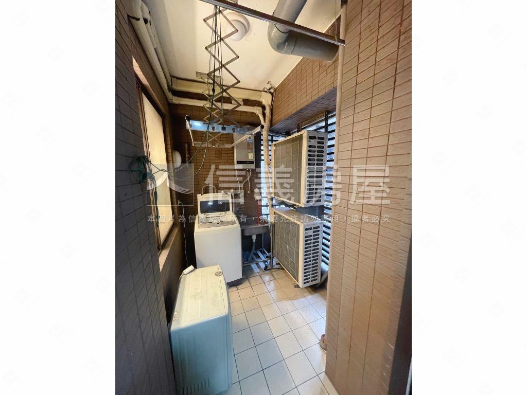 鄉林君悅後棟四房附雙平車房屋室內格局與周邊環境