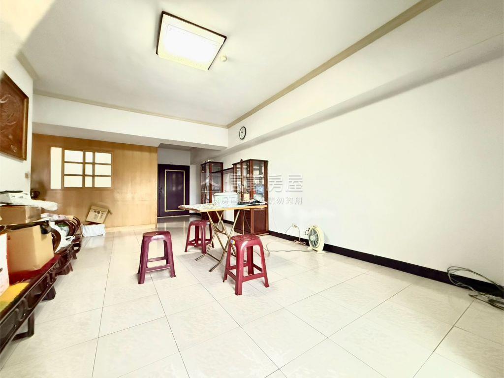 巨蛋捷運｜寬敞大四房房屋室內格局與周邊環境