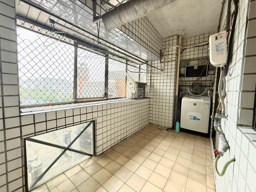 巨蛋捷運｜寬敞大四房房屋室內格局與周邊環境