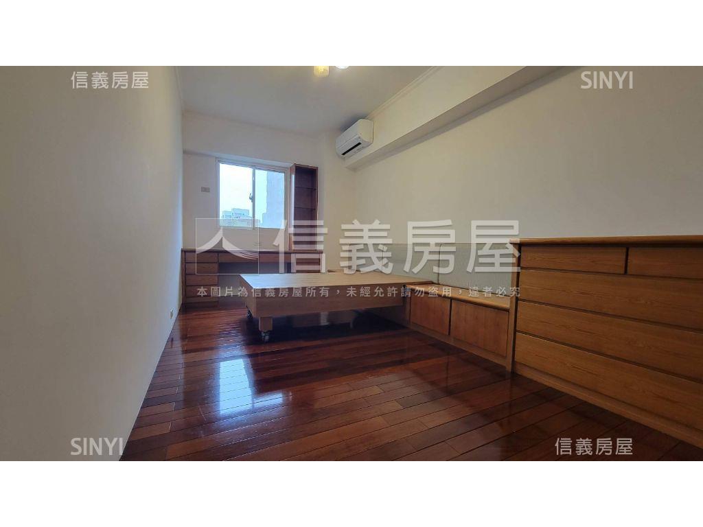 近車站捷運東園街四房車位房屋室內格局與周邊環境