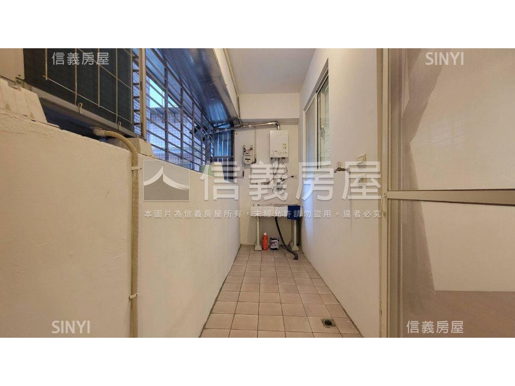 近車站捷運東園街四房車位房屋室內格局與周邊環境