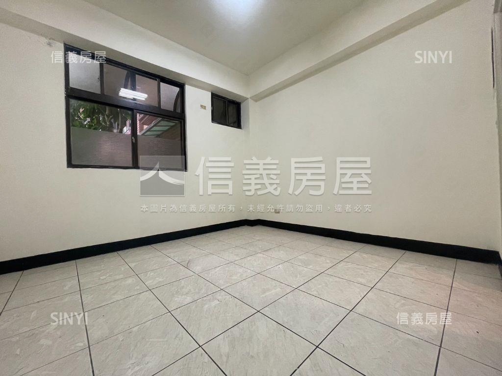 親密小貴族一樓房屋室內格局與周邊環境