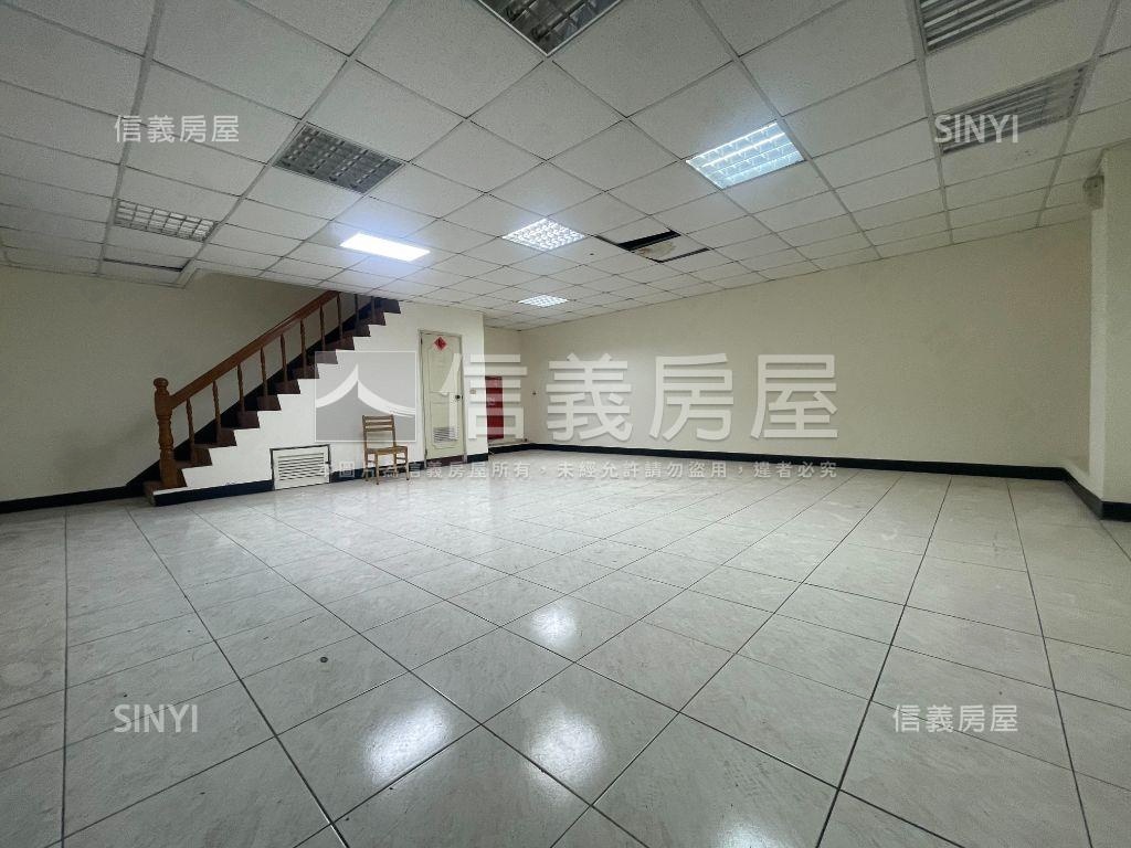 親密小貴族一樓房屋室內格局與周邊環境