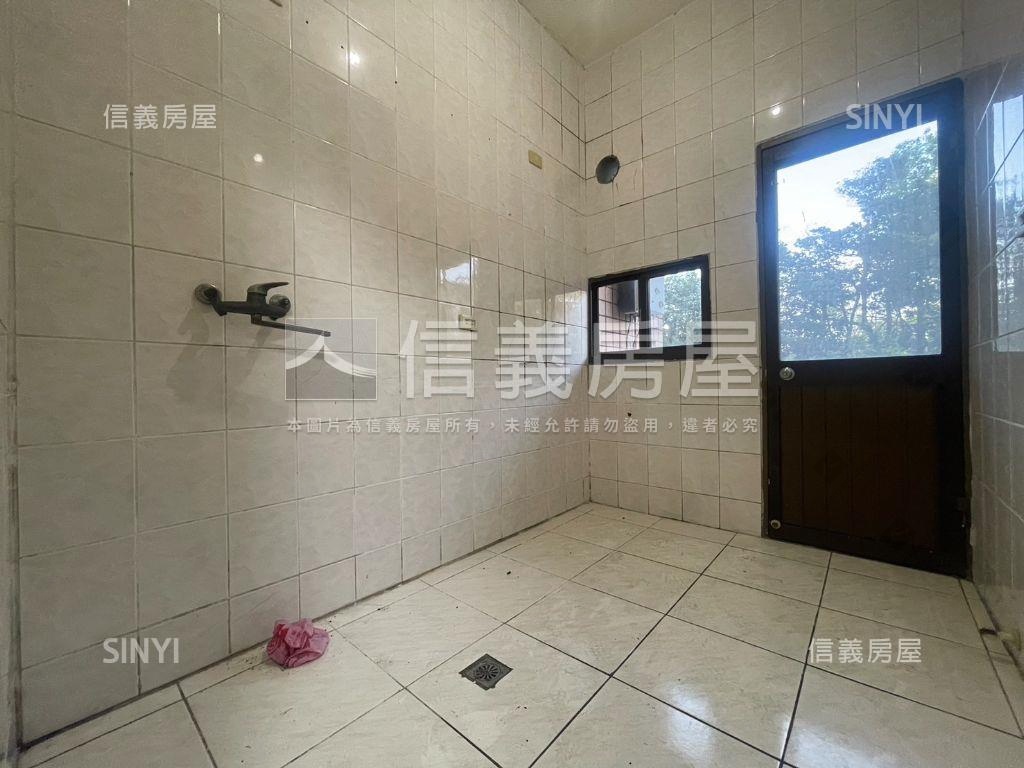 親密小貴族一樓房屋室內格局與周邊環境