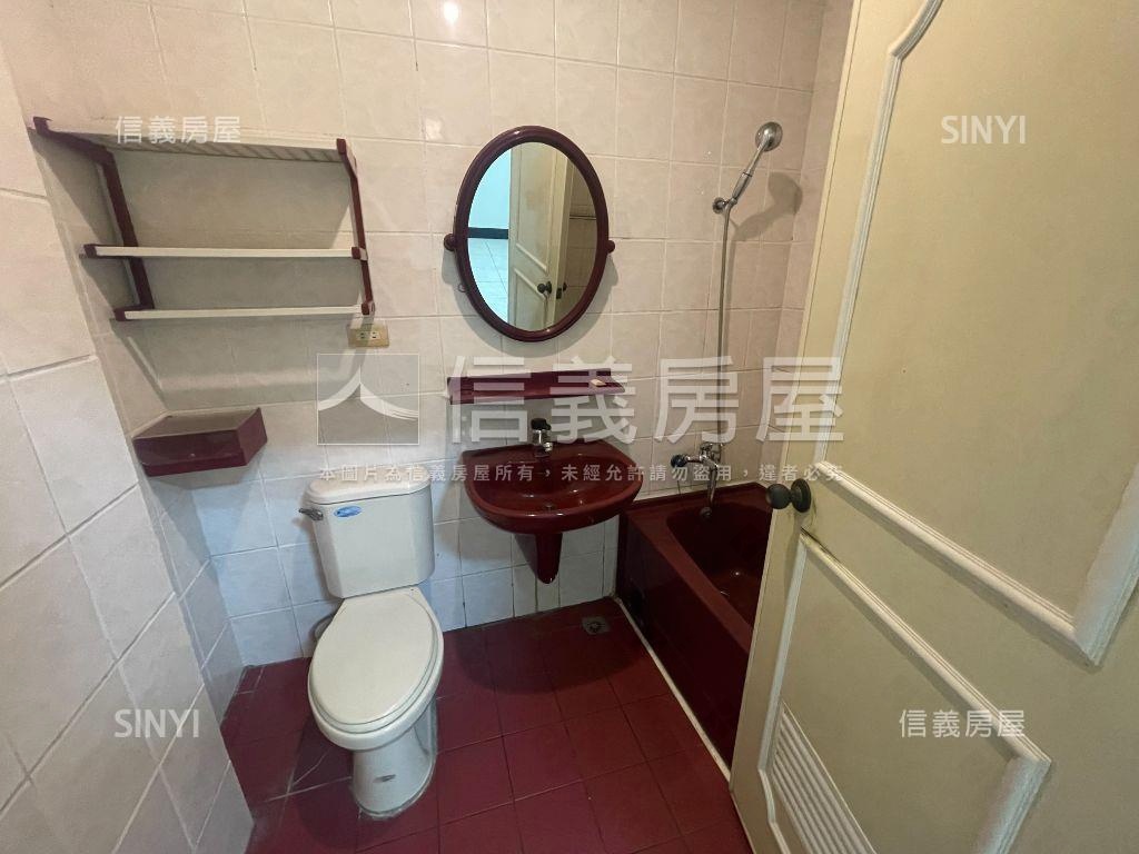 親密小貴族一樓房屋室內格局與周邊環境
