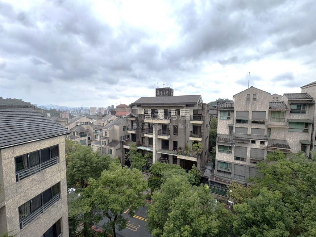 政大附中一層一戶景觀四房房屋室內格局與周邊環境
