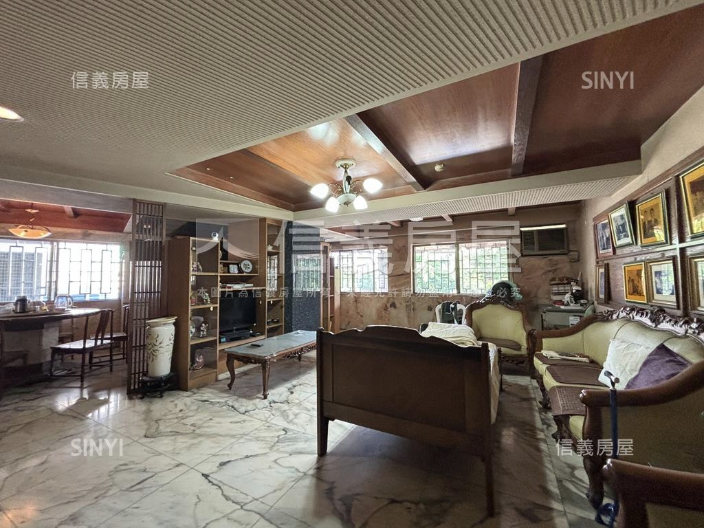 北區面公園角窗店面房屋室內格局與周邊環境