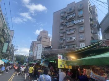 東湖市場金店面
