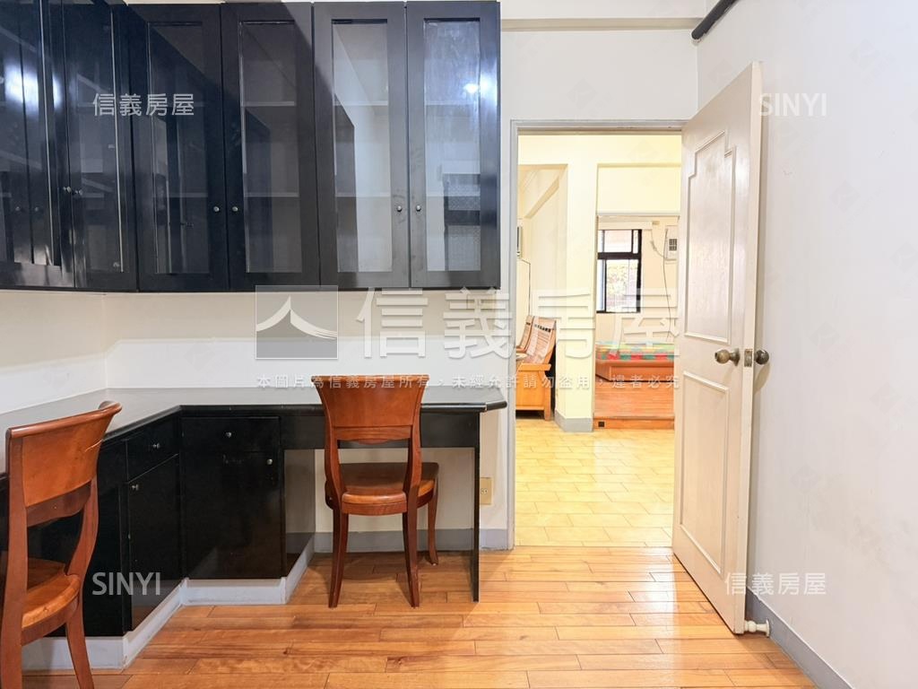 御花園‧前後陽台公寓三樓房屋室內格局與周邊環境