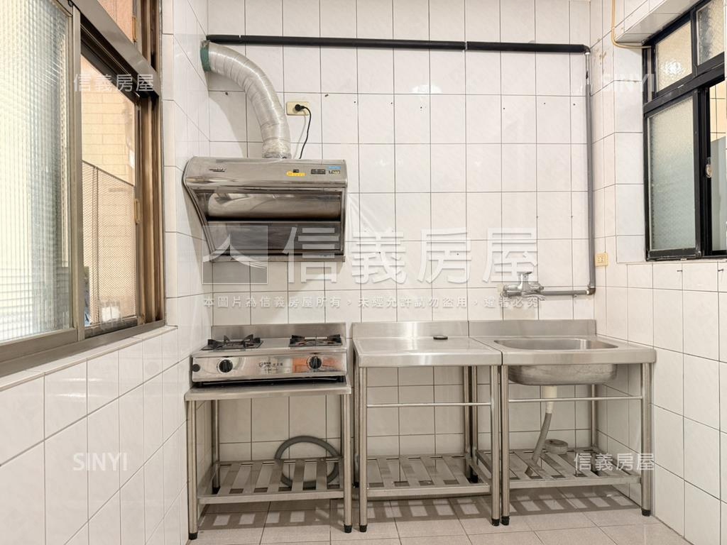 御花園‧前後陽台公寓三樓房屋室內格局與周邊環境