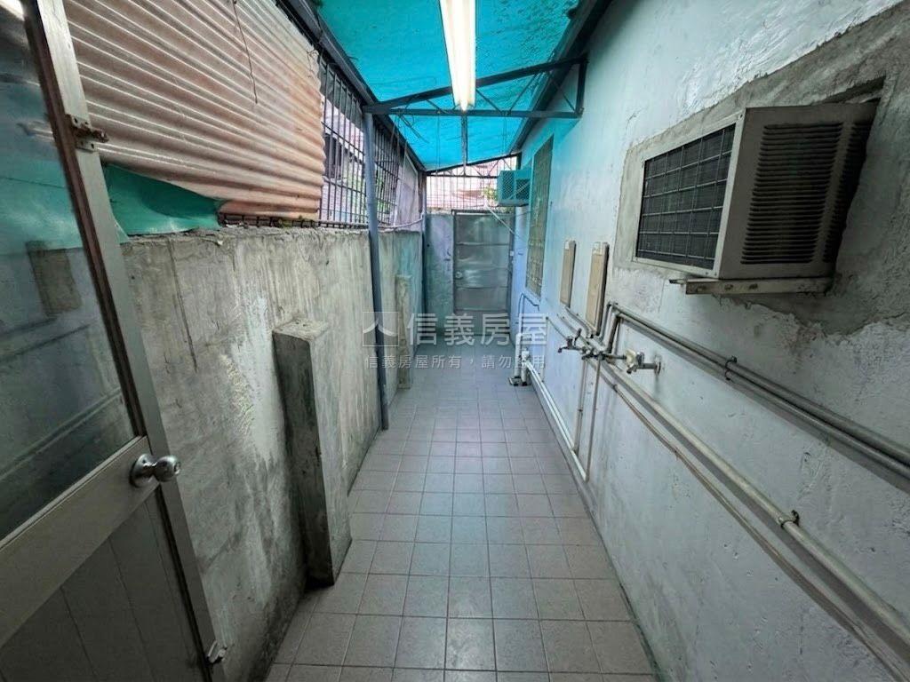 邊間公園黑土一樓房屋室內格局與周邊環境