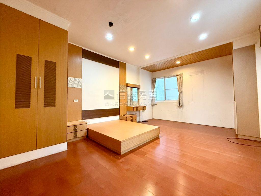東區｜崇德邊間店住房屋室內格局與周邊環境