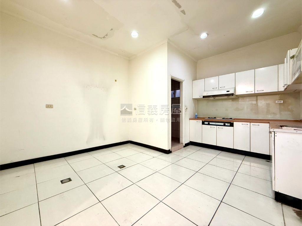 東區｜崇德邊間店住房屋室內格局與周邊環境