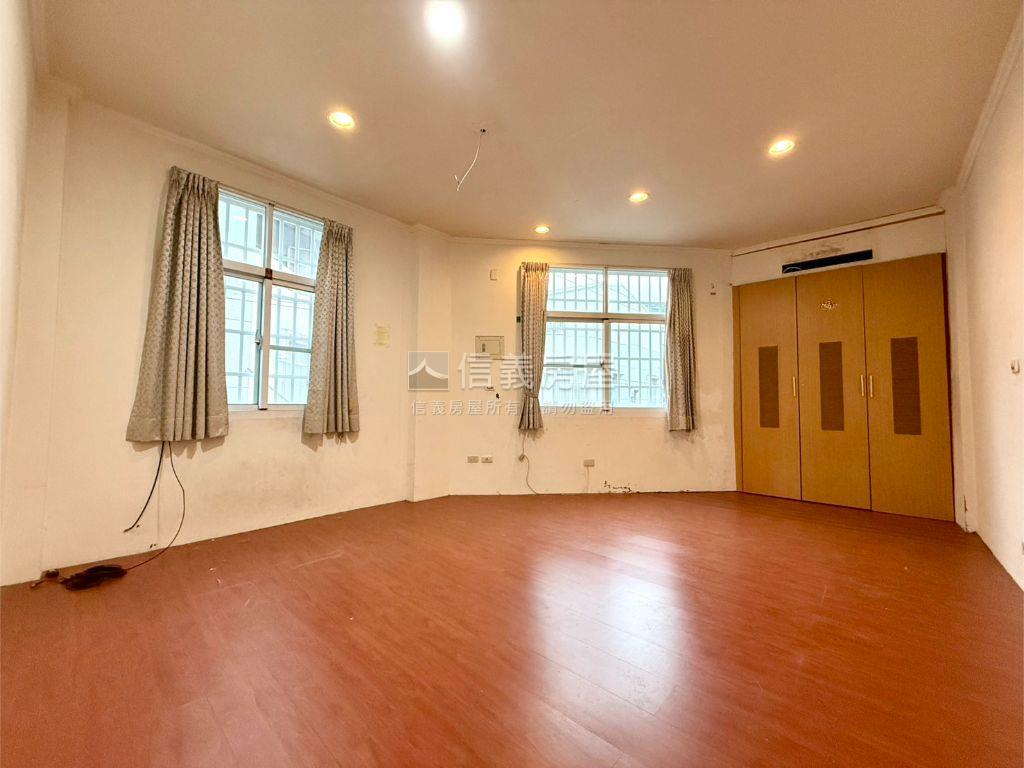 東區｜崇德邊間店住房屋室內格局與周邊環境