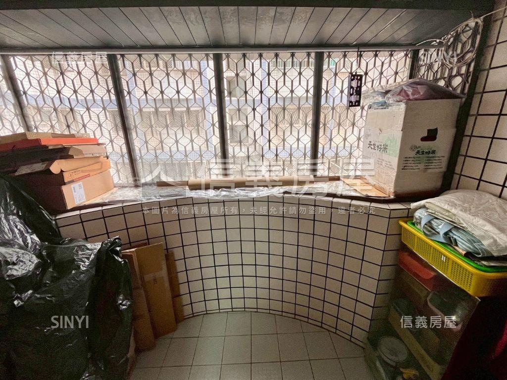 近輔英採光美美大三房房屋室內格局與周邊環境