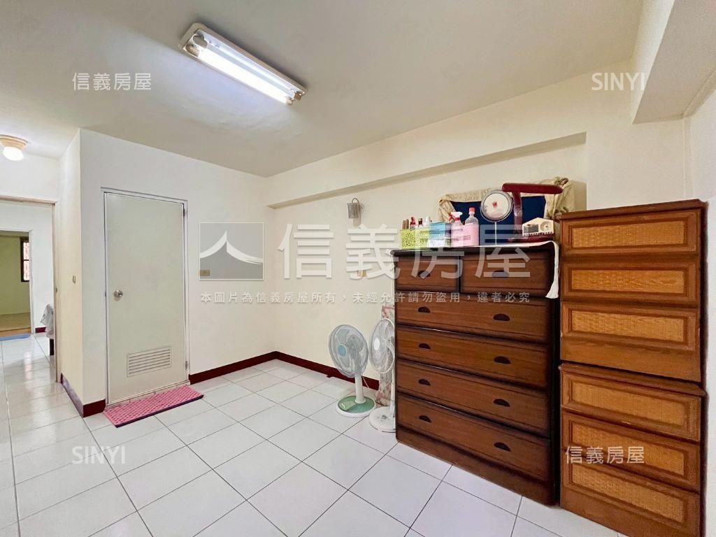 近輔英採光美美大三房房屋室內格局與周邊環境