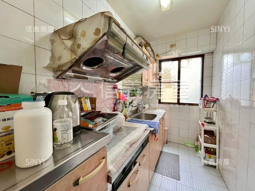 近輔英採光美美大三房房屋室內格局與周邊環境