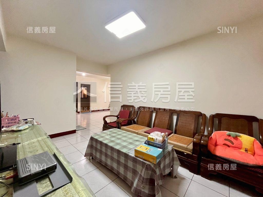 近輔英採光美美大三房房屋室內格局與周邊環境