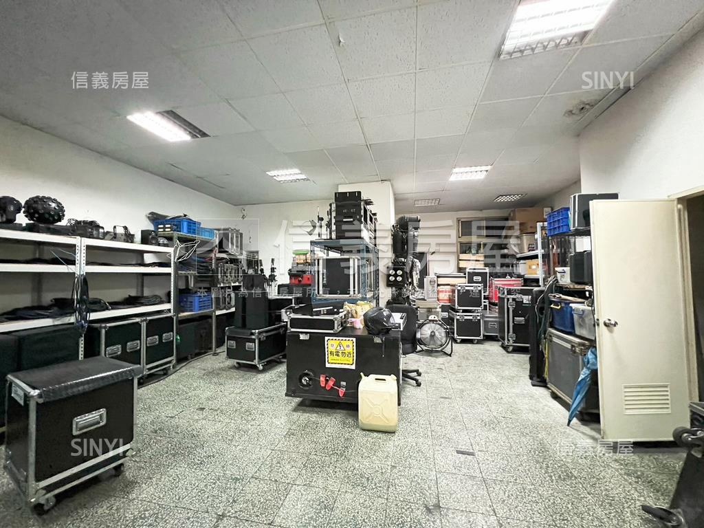 鈴木華城壹樓＋貳樓雙店面房屋室內格局與周邊環境