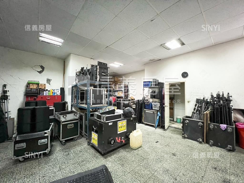 鈴木華城壹樓＋貳樓雙店面房屋室內格局與周邊環境