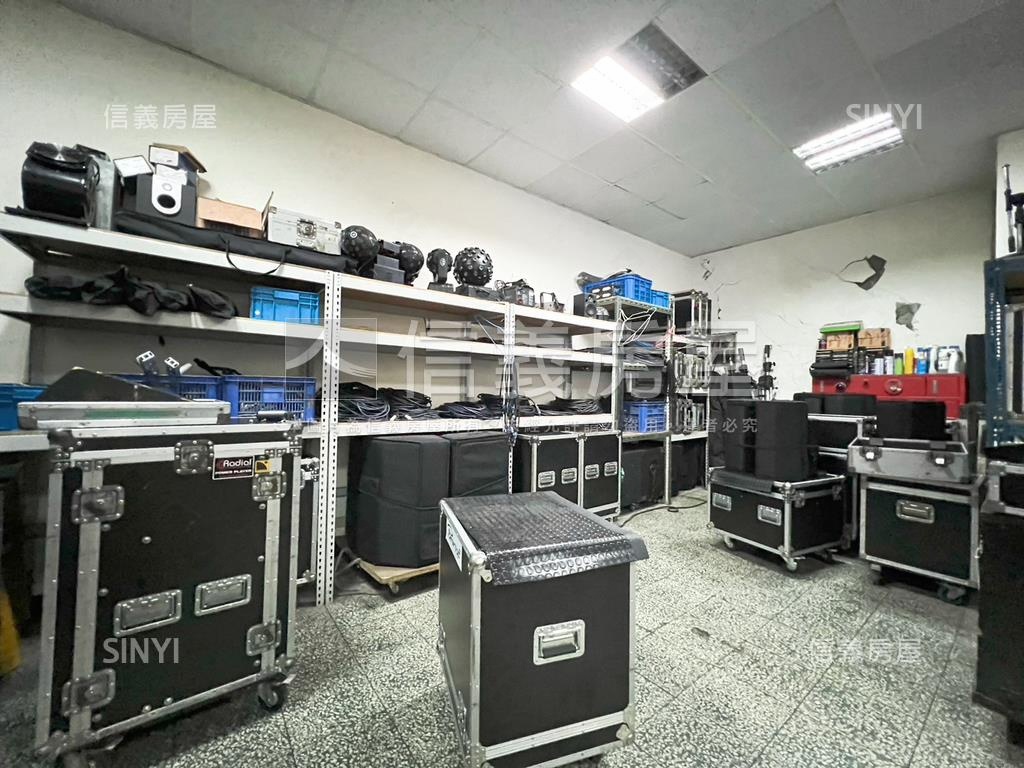 鈴木華城壹樓＋貳樓雙店面房屋室內格局與周邊環境