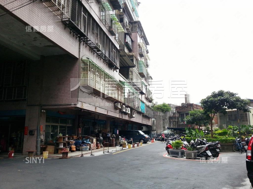 鈴木華城壹樓＋貳樓雙店面房屋室內格局與周邊環境