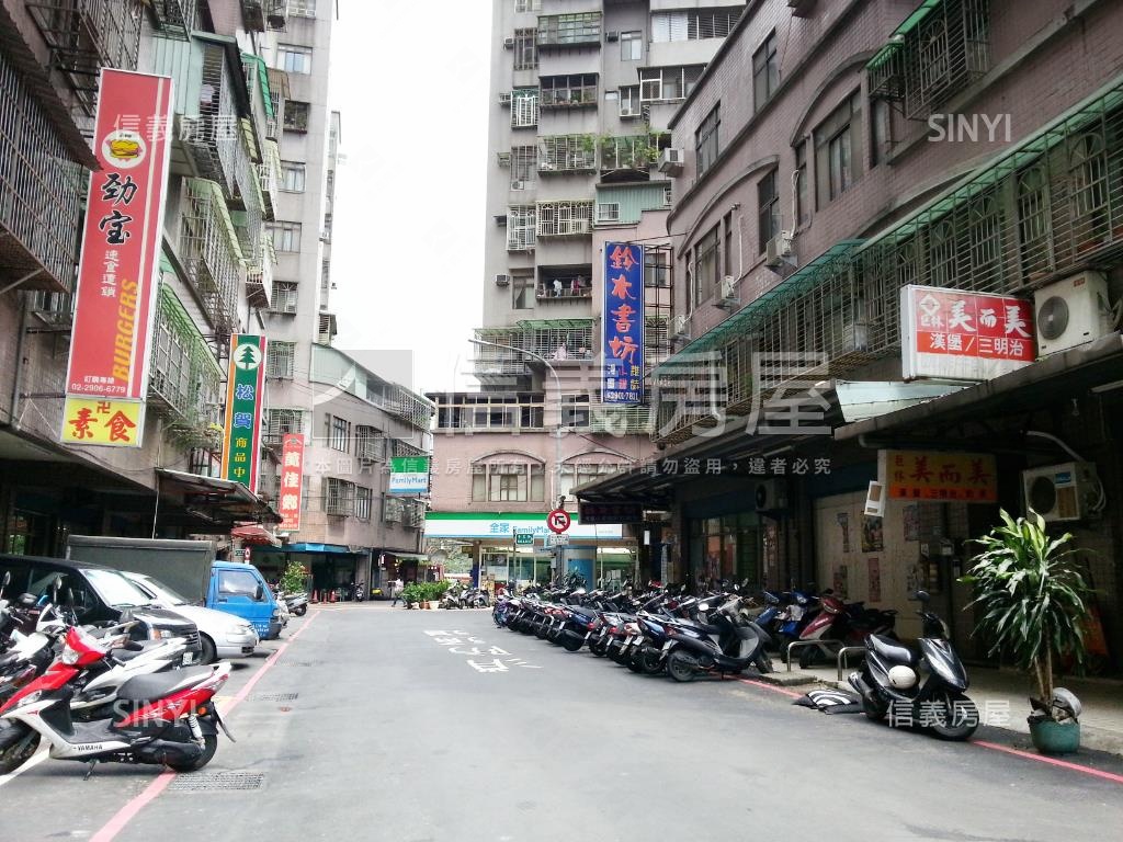 鈴木華城壹樓＋貳樓雙店面房屋室內格局與周邊環境