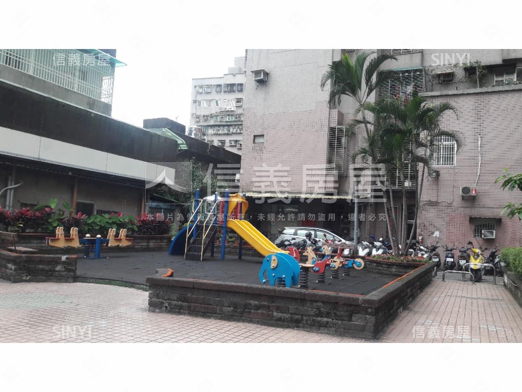 鈴木華城壹樓＋貳樓雙店面房屋室內格局與周邊環境