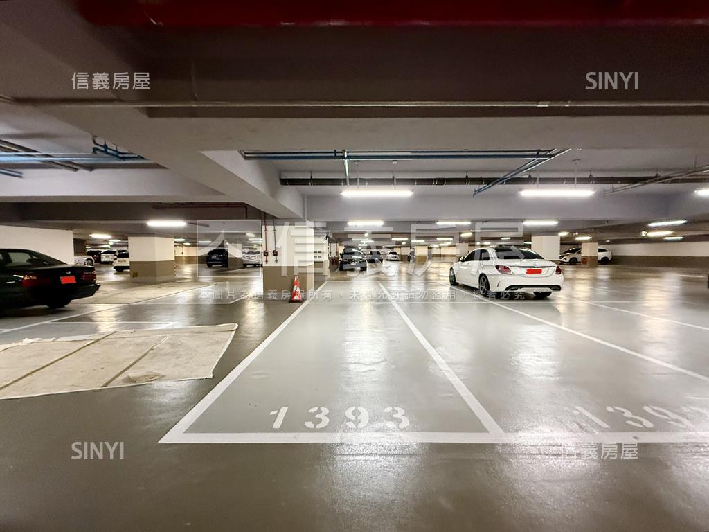 世界花園稀有朝南大坪數房屋室內格局與周邊環境