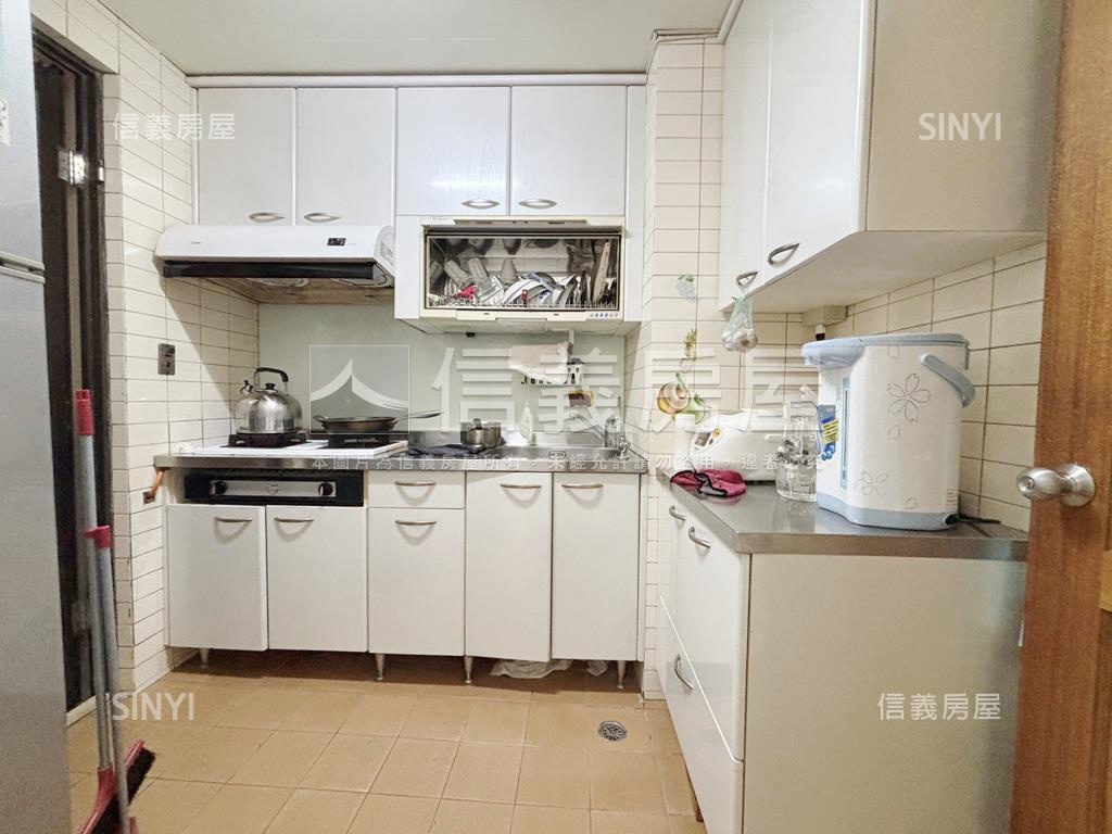 近碧湖美麗樹海電梯三房房屋室內格局與周邊環境