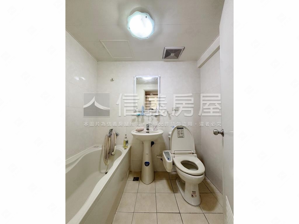 近碧湖美麗樹海電梯三房房屋室內格局與周邊環境